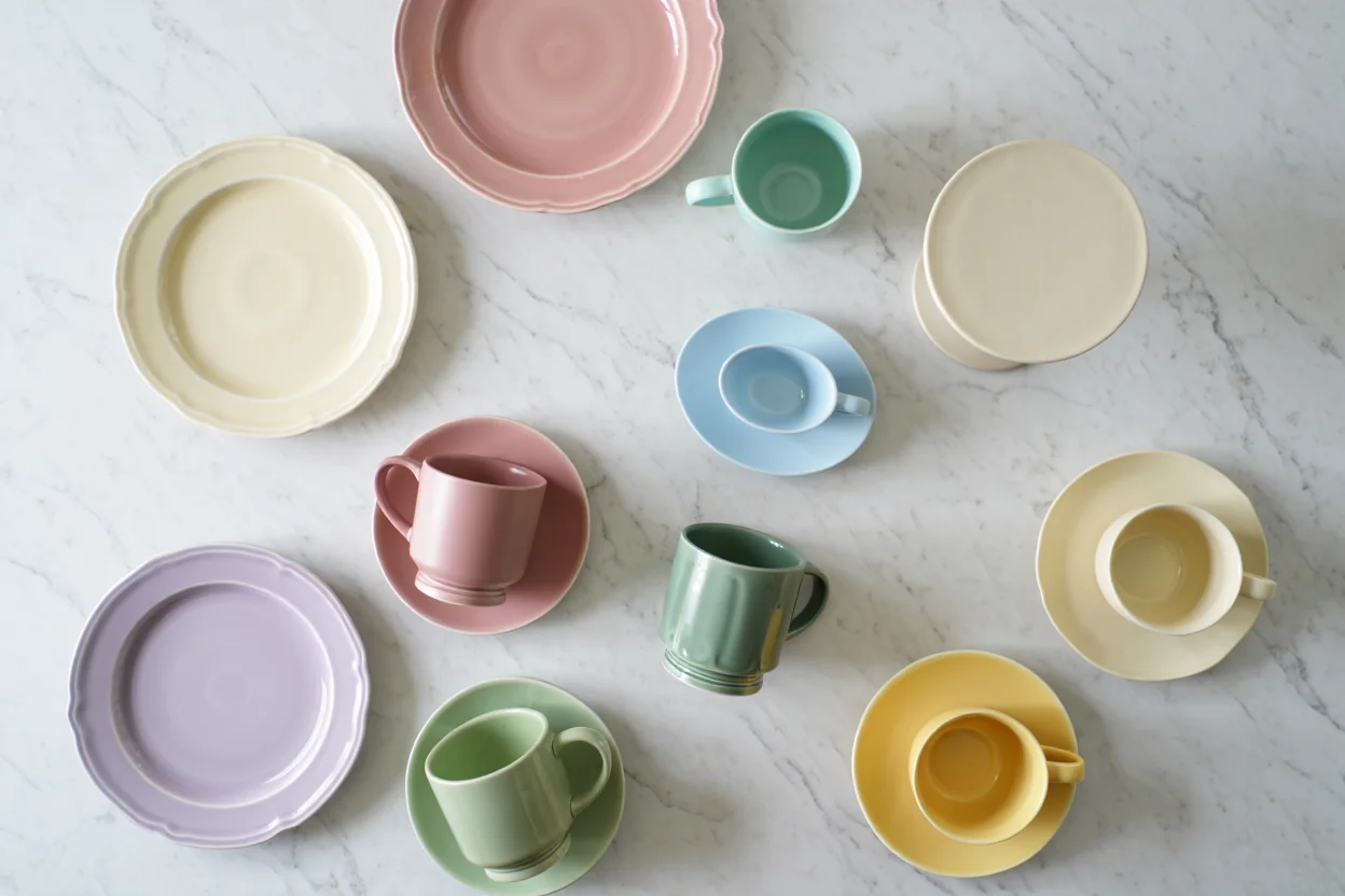 홈카페 필수 그릇 - 머그컵, 디저트 접시, 케이크 스탠드, 티 세트