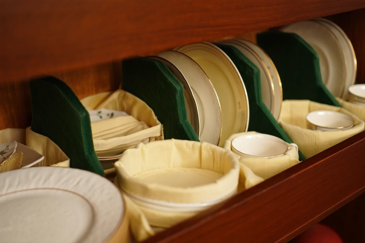 명품 그릇 안전 보관 - 펠트 패드, 보호 커버, 린넨 포장